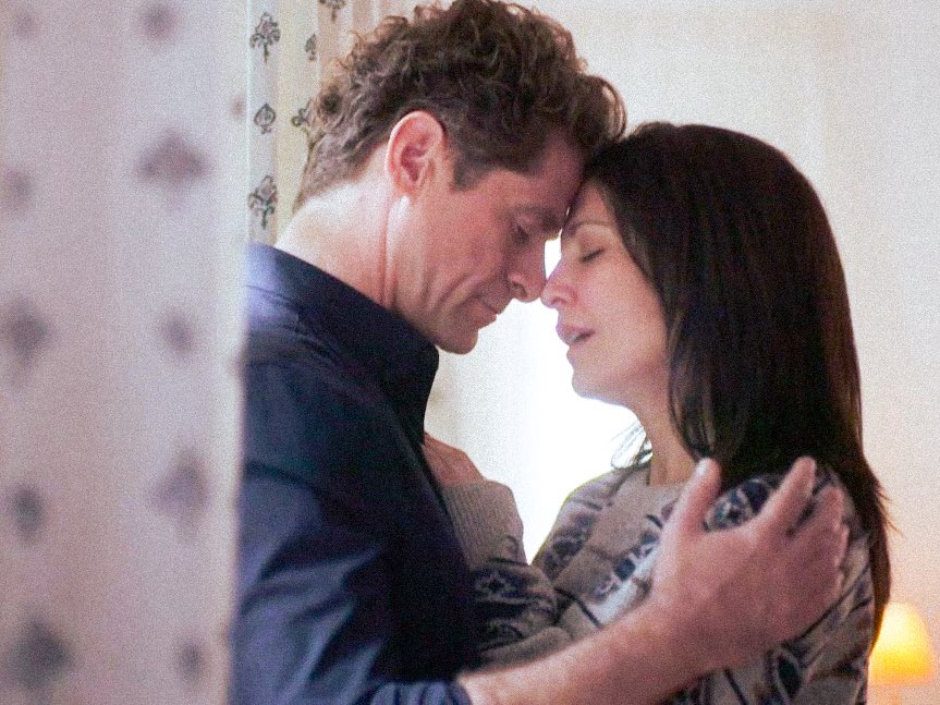 {Ο κόσμος μόνο όταν τον μοιράζεσαι
υπάρχει…} 🥀
— Τ. Λειβαδίτης
 #MiaNyxtaMono