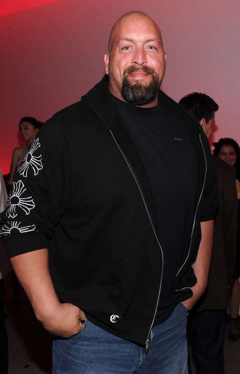 HardestFitPics's tweet image. Big Show in chrome hearts, 2011