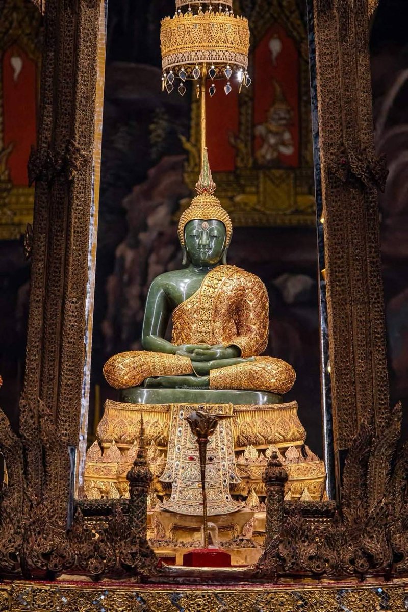 Catter65422769's tweet image. ขออานุภาพแห่ง พระแก้วมรกต
 และสิ่งศักดิ์สิทธิ์คู่แผ่นดินไทย

โปรดคุ้มครองปกปักรักษา ทหารไทย
ทุกนาย ให้แคล้วคลาดปลอดภัย มีชัยกลับบ้าน ด้วยกำลังใจ กำลังกาย
 และเกียรติศักดิ์ศรีของผู้พิทักษ์แผ่นดิน 🇹🇭🙏