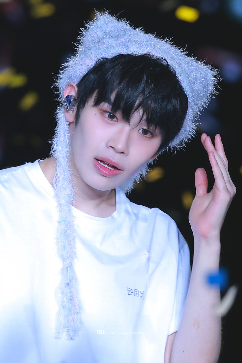 FIZZ0714's tweet image. 251220 HQ.

탤냥이 쓰담쓰담 -`♡´-

#김태래 #KIMTAERAE #キムテレ
#제로베이스원 #ZEROBASEONE #ZB1