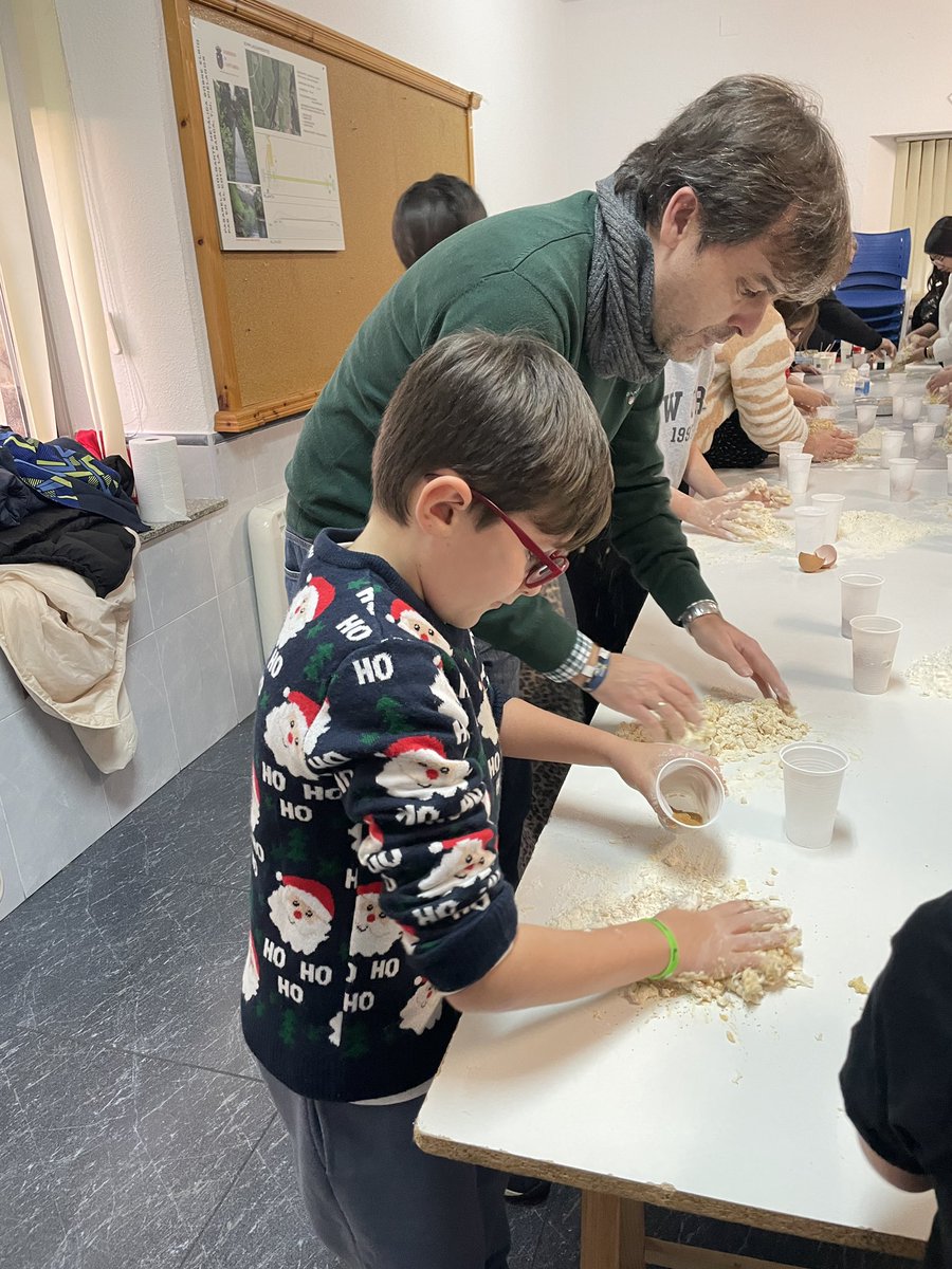 Planes de #Navidad 
Taller de Galletas 
#EnFamulia
#ConLasManosEnLaMasa