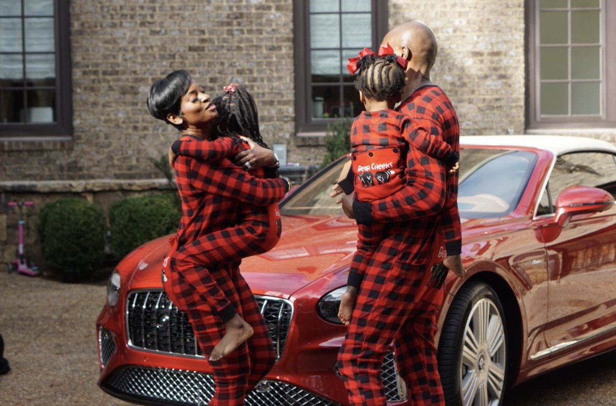 TheRhoaTalk's tweet image. Shamea receives a red Bentley for Christmas from Gerald! #RHOA