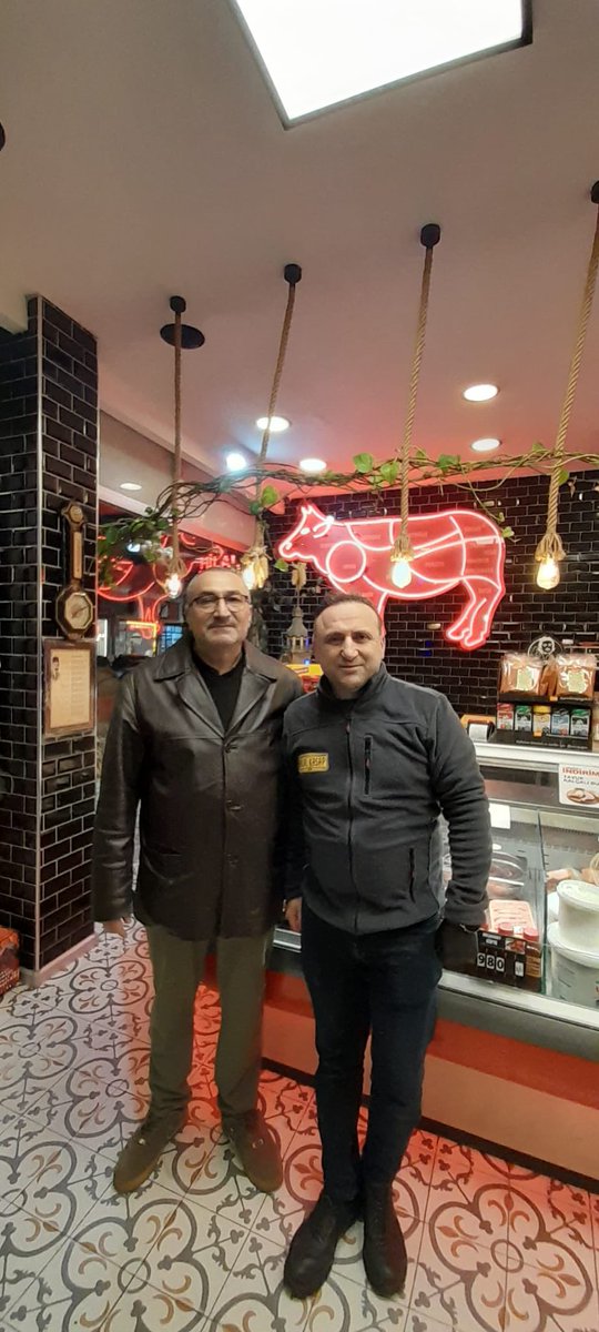mhpgungorenilce's tweet photo. Genel Başkanımız Sayın Devlet Bahçeli’nin talimatları ile “#HayırlıGünlerKomşum” ve “#DerdinDerdimizdir” ziyaretleri kapsamında Güngören İlçemiz Akıncılar Mahallemizde Bulunan Esnaflarımızı ; 

İlçe Başkan Yardımcımız Sn.Mehmet YILMAZCAN ve Mahalle Teşkilatımız ziyaret ettiler.

Kendilerine nazik misafirperverlikleri ve hoş sohbetleri için teşekkür ederiz.
@_MHPistanbul_ 
@sertel_selim 
@YasarKaba17  
@kemaluysalmhp