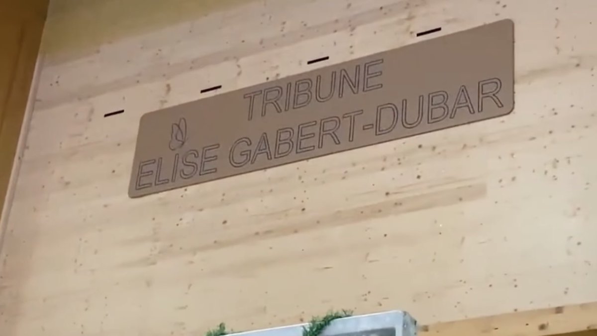 FX_choreo's tweet photo. Le club de Saint-Quentin a rendu un très bel hommage à Elise Gabert-Dubar, jeune gymnaste de 11 ans du club décédé au mois de juin après une grave intoxication alimentaire. Une tribune du gymnaste a été nommée en son honneur ❤️‍🩹🕊️

https://t.co/Ekj0GLcdJA https://t.co/LoTMasz5Go