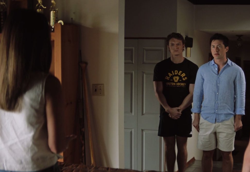 представьте ваш муж возвращается от сына с вайбом мема «ну нахер» и ничего вам не говорит 

через какое-то время в ваш дом заявляется сын и пока он пытается связать два слова за ним все это время стоит его главный враг как школьник возле доски 

а юне и представлять не надо