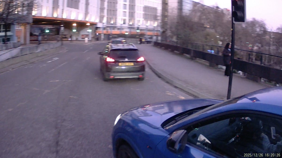 Van Driver tweet media