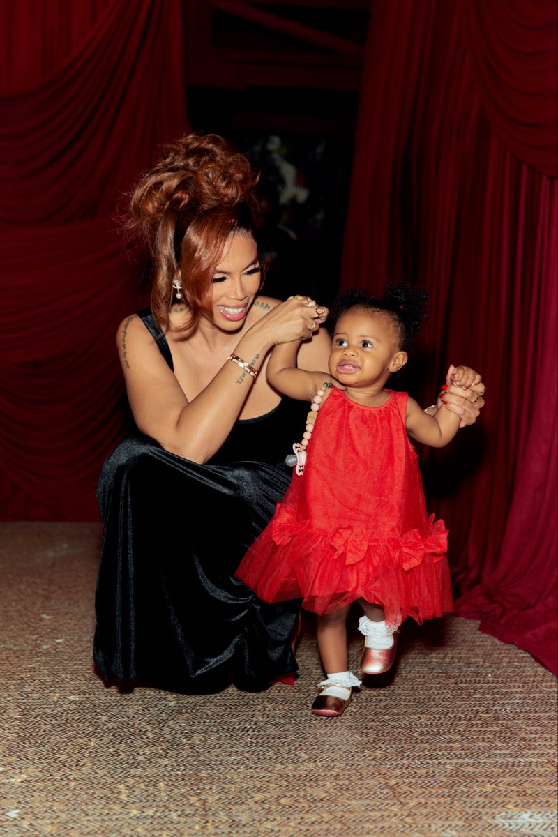 jada3_p's tweet image. MY DAUGHTER
MY DAUGHTER
MY DAUGHTER

She is my heart, my soul, my forever love. 

That’s my girl 💕