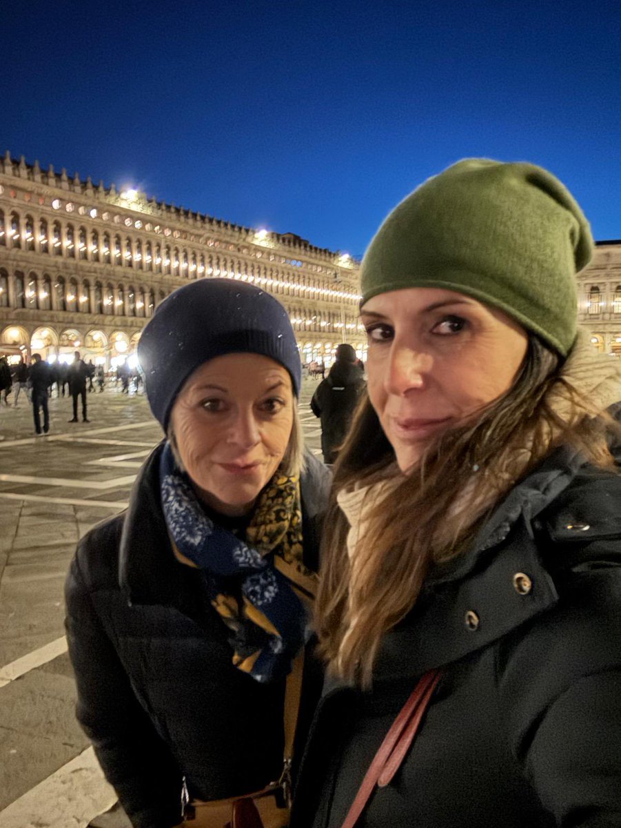 Marillacocchia's tweet photo. Venezia è bella, a Natale di più @foreveragain70 💫 https://t.co/tIa3Px38Tp