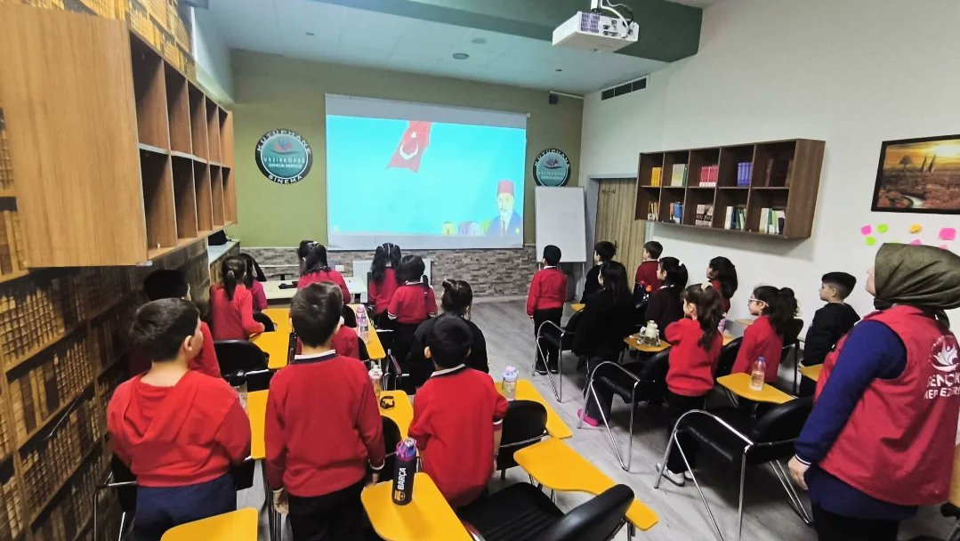 🇹🇷  İstiklal Şairimizi Rahmet ve Minnetle Andık

İstiklâl Marşı’mızın mısralarında hayat bulan vatan sevgisini, bağımsızlık ruhunu yüreğimizde hissettik.
Mehmet Âkif Ersoy'u rahmet, minnet ve saygıyla anıyoruz. 🇹🇷
#merkezimdesenvarsın #gsbgm #mehmetaki̇fersoy