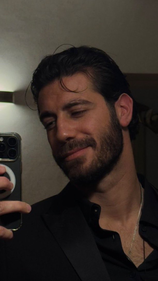 Trova le differenze?! Non ci sono ci sta fregando 😑🤣🤣#rashmer 

           Ieri🥰                                Oggi