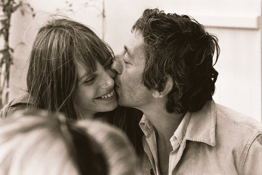 Atardecer_90's tweet image. "Yo no le tengo miedo a nada...
pero todavía no me explico por 
qué tiemblo cada vez que te veo".

              ~Jaime Sabines