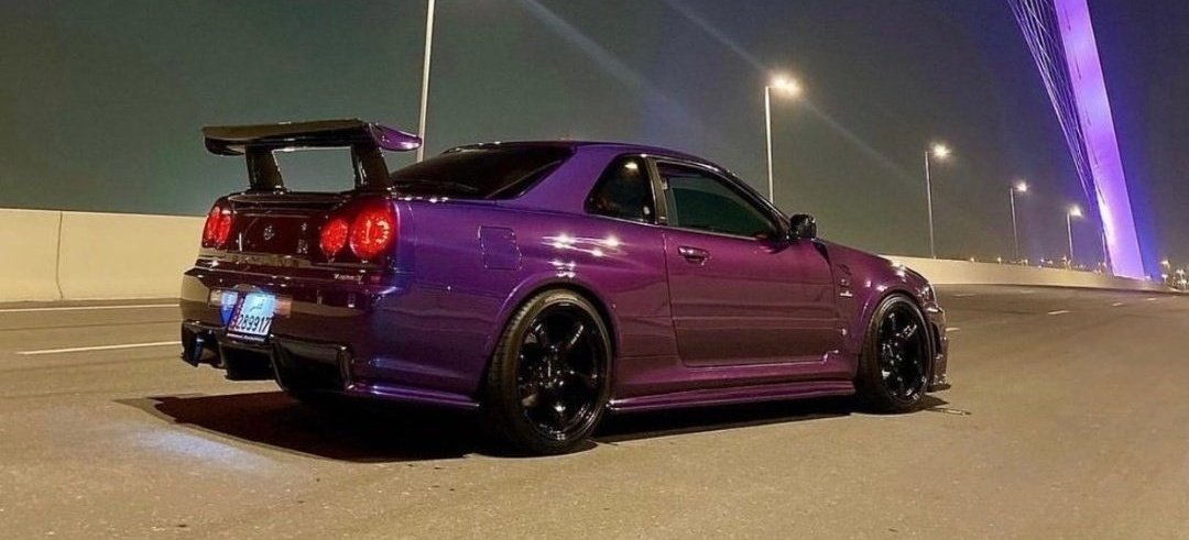 Nissan GTR-R34 Skyline spec'd in Midnight Purple