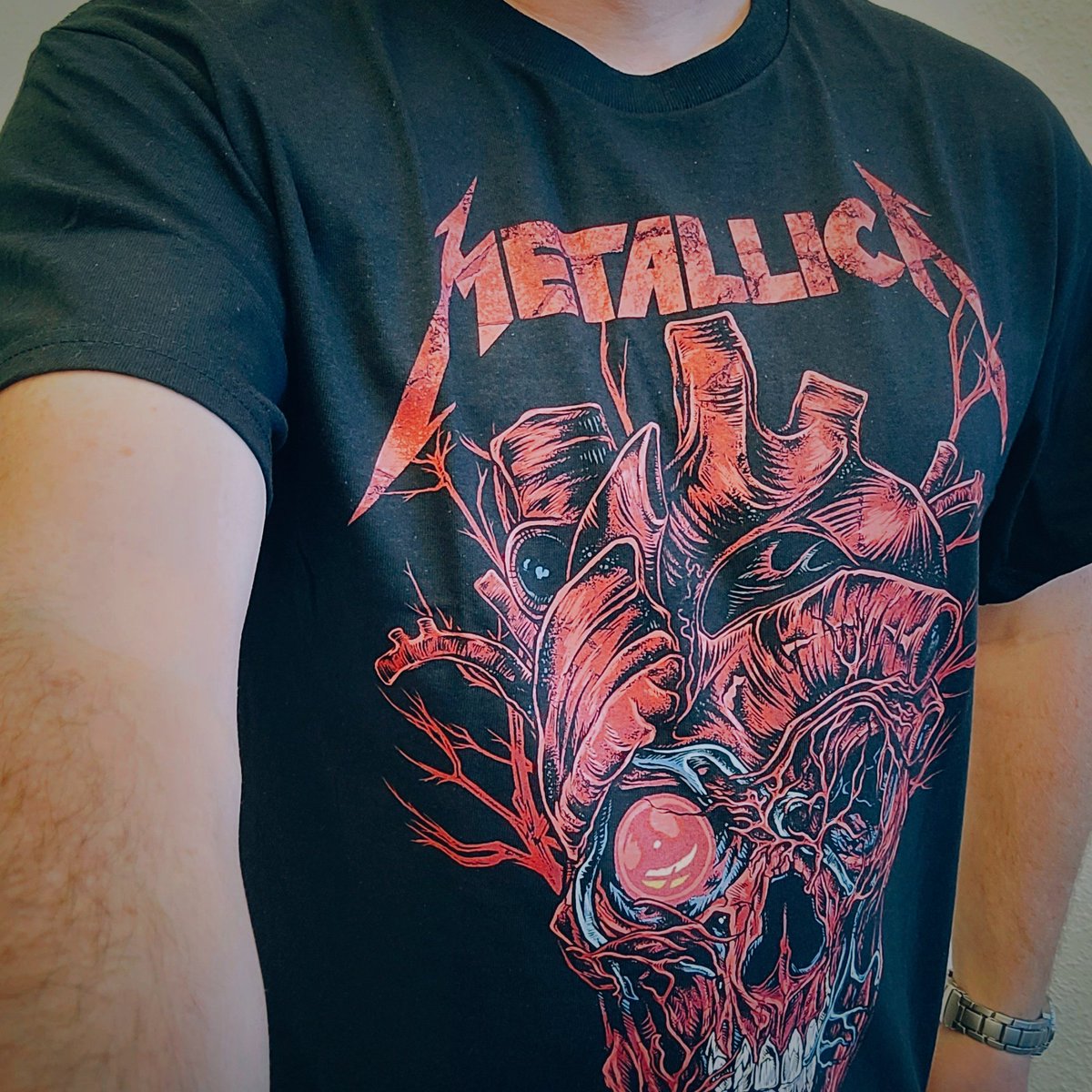 "Ich werde nie wieder etwas essen."

Petersily Pastinakis (2025)

#bandshirtfriday