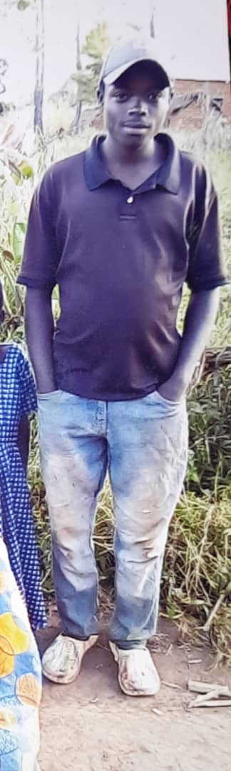 fbuyobe's tweet image. Anjelina, Advera, Levina, na Paxeda, ni ndugu wa Enos

Naam!

Enos Son of Elias mzaliwa wa Kakoko mkoani Kigoma

Tarehe 27 Oct 2023 ilimkuta Enos akiwa kwenye usafiri wa umma

Safari ikamfikisha kwenye kuzuizi cha maafisa Uhamiaji karika eneo la Kihomoma, Kakonko