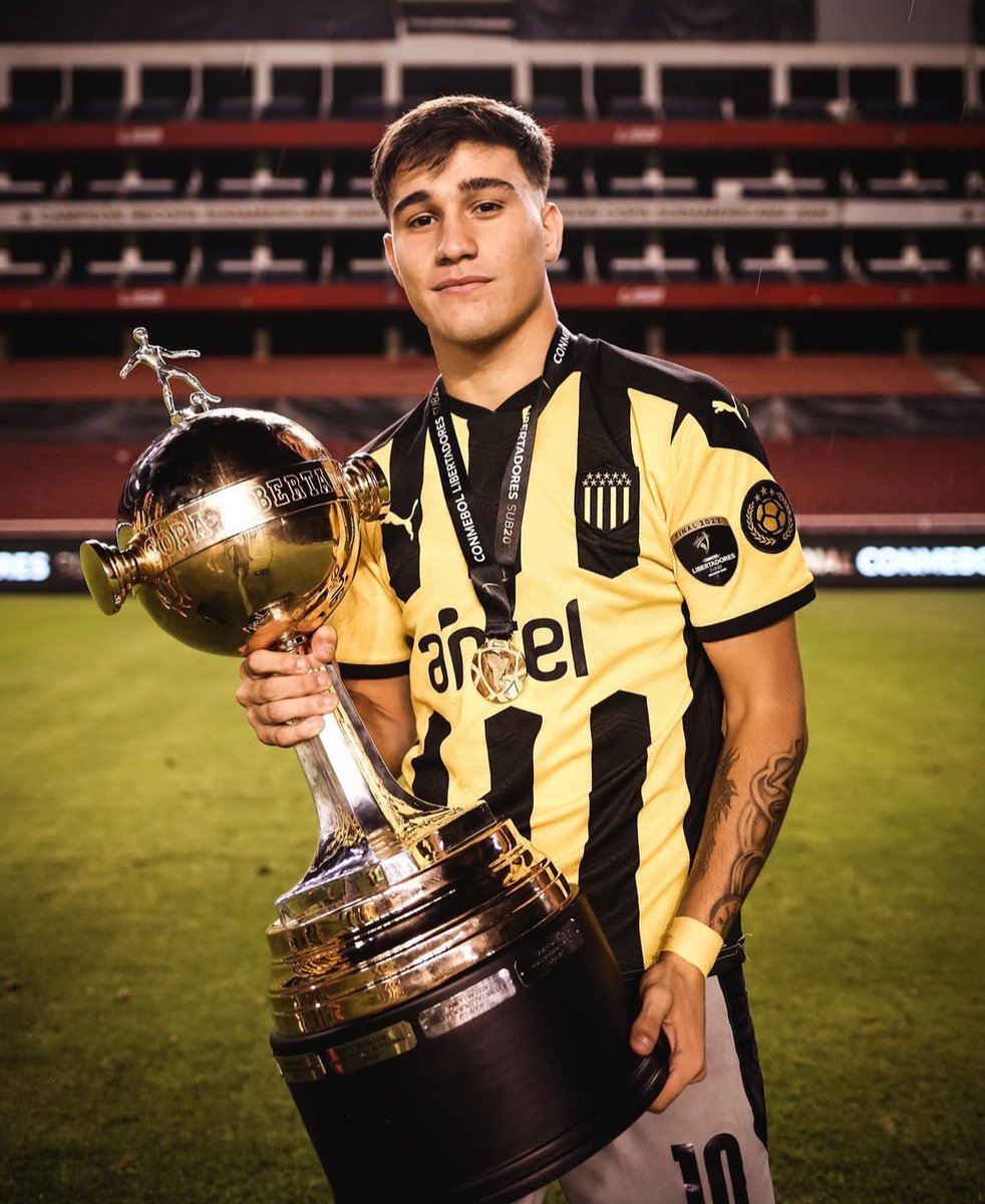 Gonza1891_'s tweet photo. Con la salida de Matias Ferreira, en el plantel quedan solamente 2 Campeones de la Libertadores Sub 20, Morgan y Gonzalez, de los 16 restantes, 12 se fueron libres y solamente 4 de ellos dejaron dinero al club, entre todos sumamos al rededor de 5M de Dolares.
Sin palabras. https://t.co/4vwre8T2f3