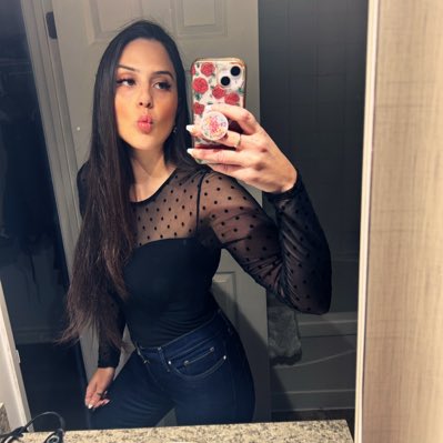 lauracheeks's tweet photo. #NewProfilePic https://t.co/V6sJPmvVgp