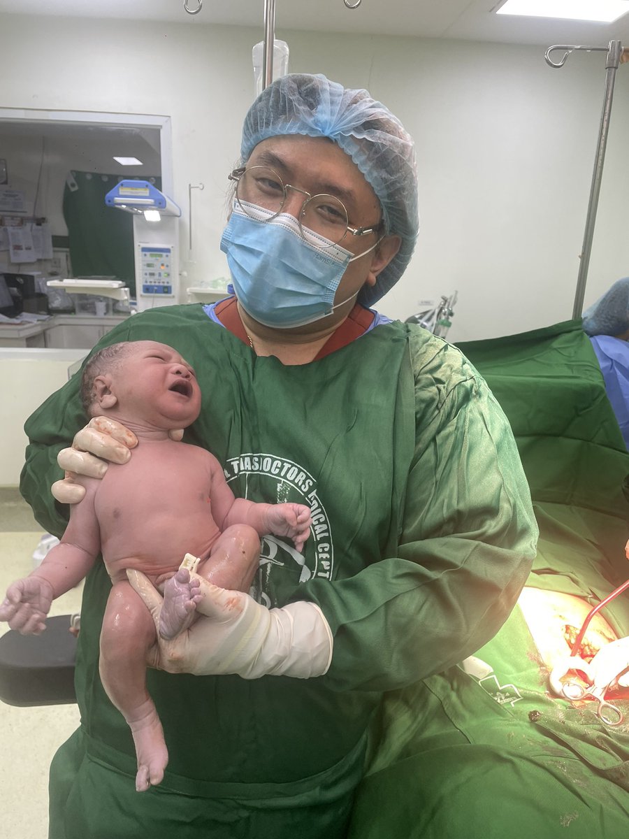ur_OBGuYNe's tweet photo. Just few minutes before the Christmas day ends, this cutie was born!

Merry Christmas, indeed!

One of those things i love about my job. ❤️ https://t.co/ZUNueUVblU