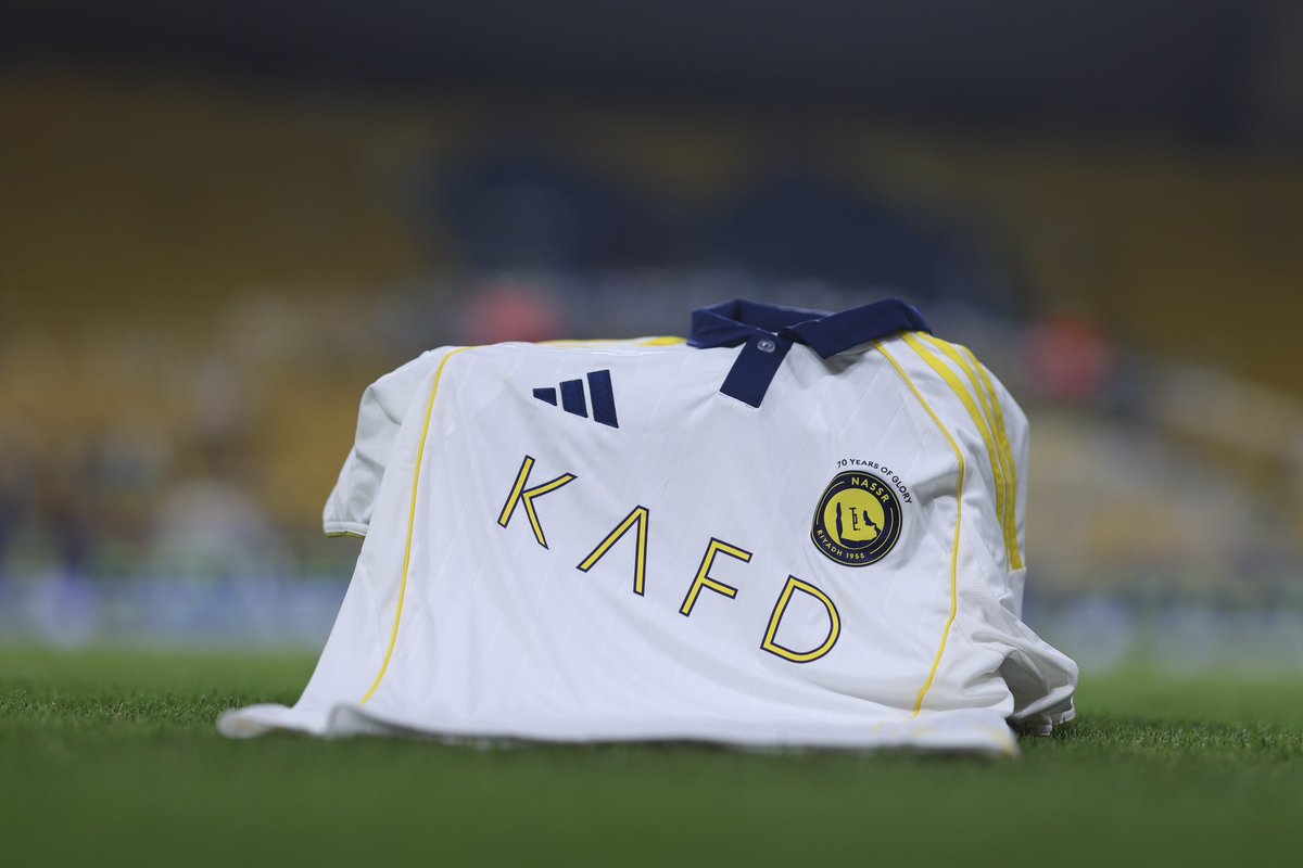 🚨🚨🟡👕 || 

سحب على تيشيرت #النصر للتوقع الصحيح لـ مباراة #النصر_الاخدود 🎉

— للدخول بالسحب ،فقط تابع حسابنا <a href="/Nfc_mnbr/">منبر النصر</a> ورتويت للتغريدة وتوقع نتيجة مباراة #النصر_الاخدود غداً مسموح تكرار التوقع 🤝🤩

— السحب سيكون بعد غداً باذن الله والفائز من يتوقع النتيجة الصحيحه 🔥🔥👏👏