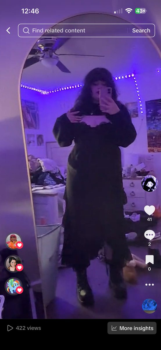 saplingtwt's tweet image. what if i pull out this fit again