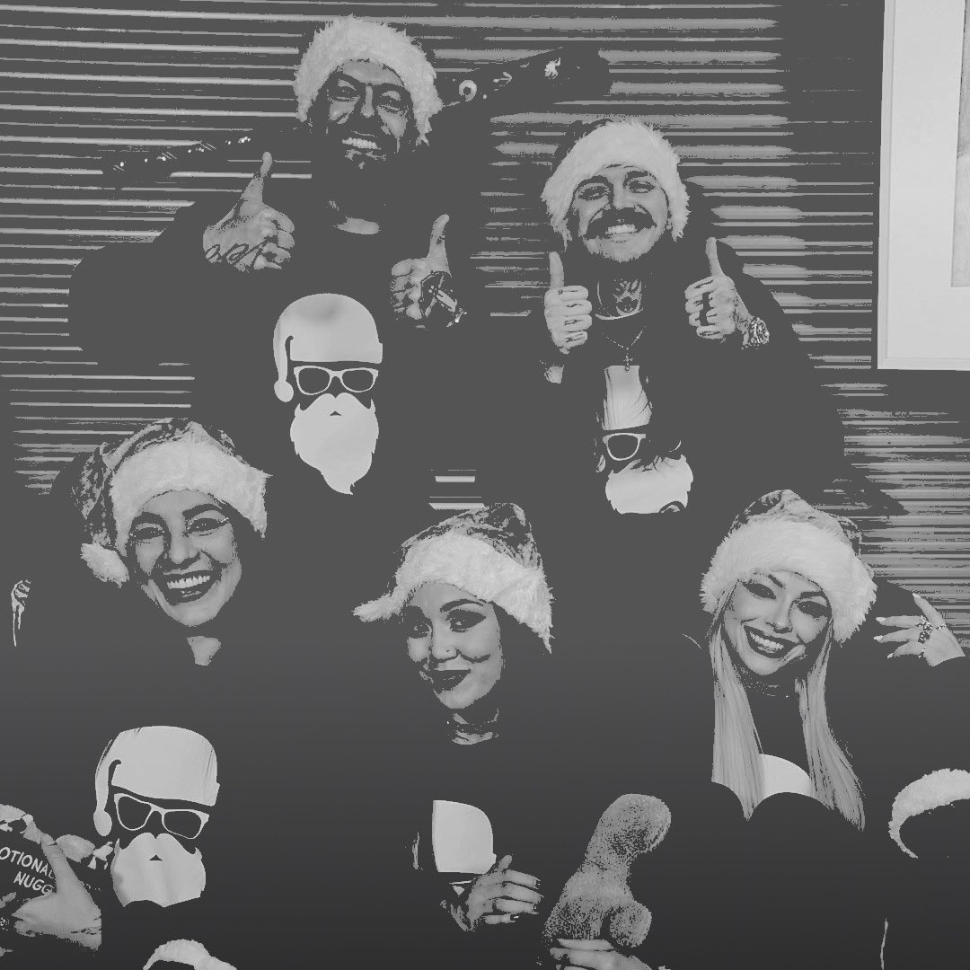 DlRTYDOM's tweet image. this fam &amp;gt;