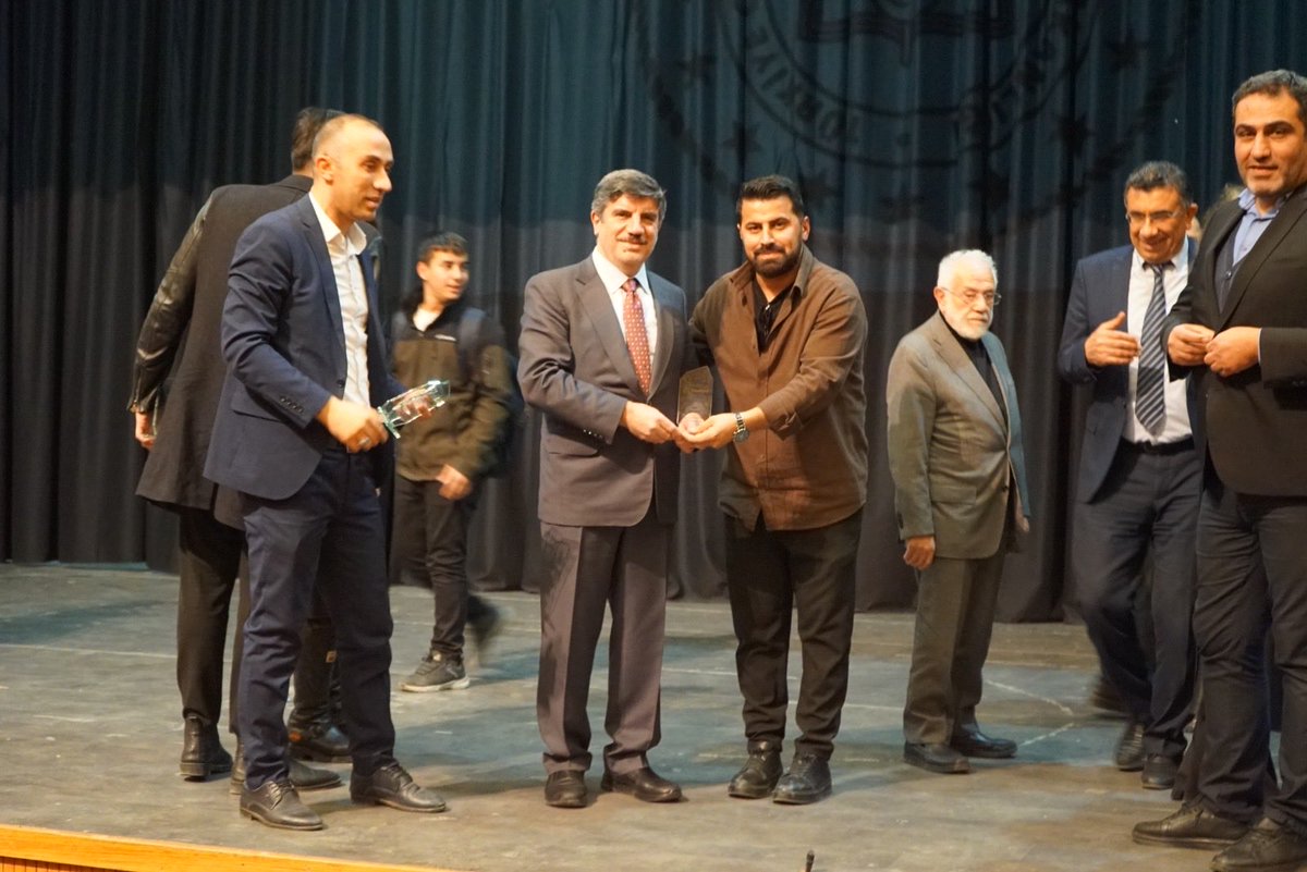 Festival Onursal Başkanımız Sayın Yasin Aktay, 8. Siirt Uluslararası Kısa Film Festivalimizin kapanışına katılarak sanatçılarımıza ödüllerini takdim etti.

<a href="/yaktay/">Yasin Aktay 🇹🇷</a> <a href="/TCKulturTurizm/">T.C. Kültür ve Turizm Bakanlığı</a> <a href="/SinemaGenelMd/">Sinema Genel Müdürlüğü</a>