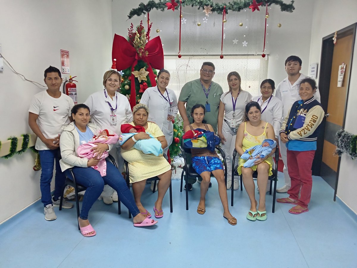 #ElNuevoEcuador | 🤱🏻 En el reciente feriado de Navidad, cuatro recién nacidos vieron la luz este 25 de diciembre en el <a href="/HospitalDavila/">Hospital General Dr. Napoleón Dávila Córdova</a>, quienes fueron atendidos con la calidez y humanismo de nuestro personal sanitario de Centro Obstétrico y Ginecología.
