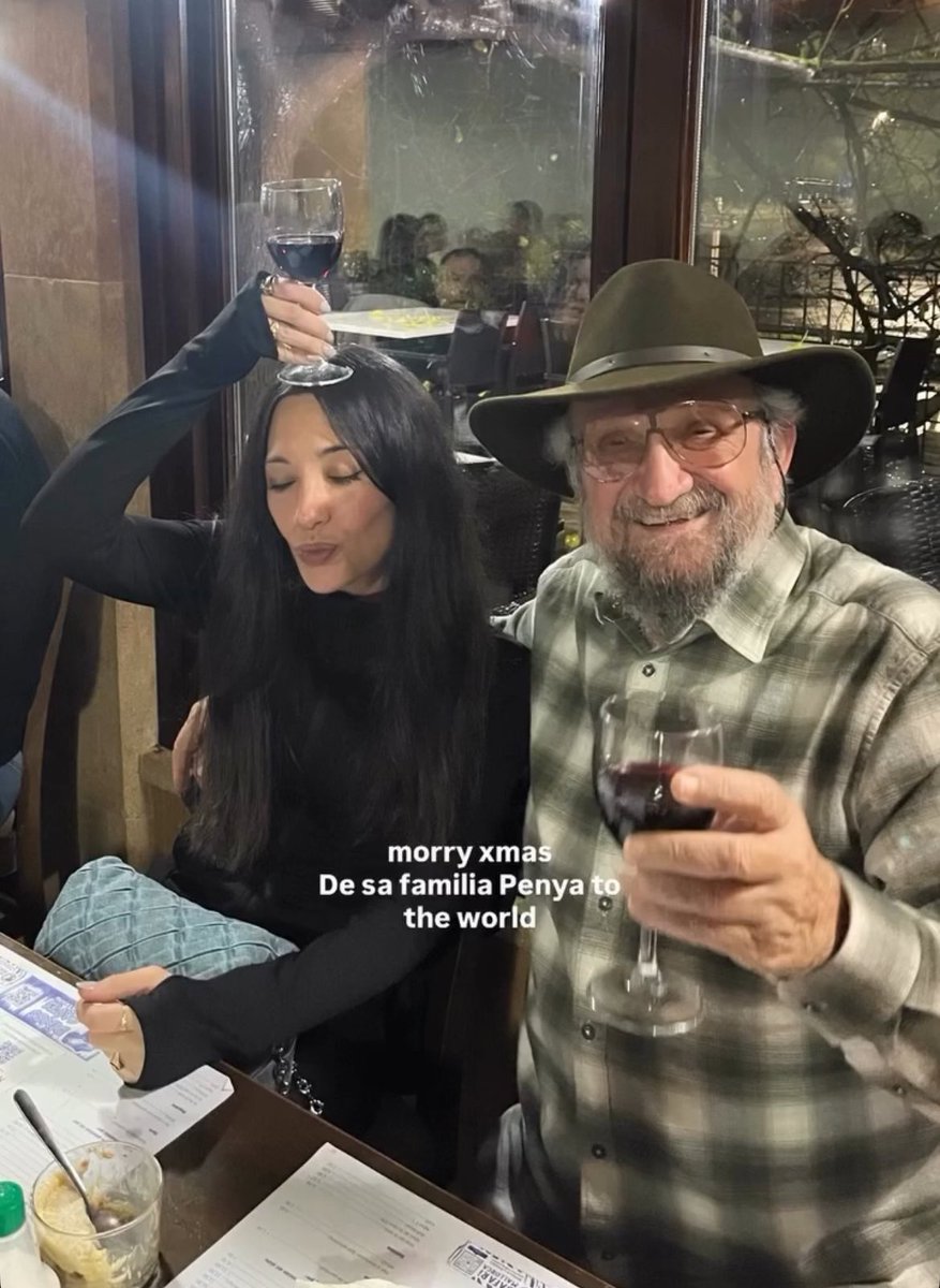 Morry Xmas de sa familia Penya to the world 🤠
