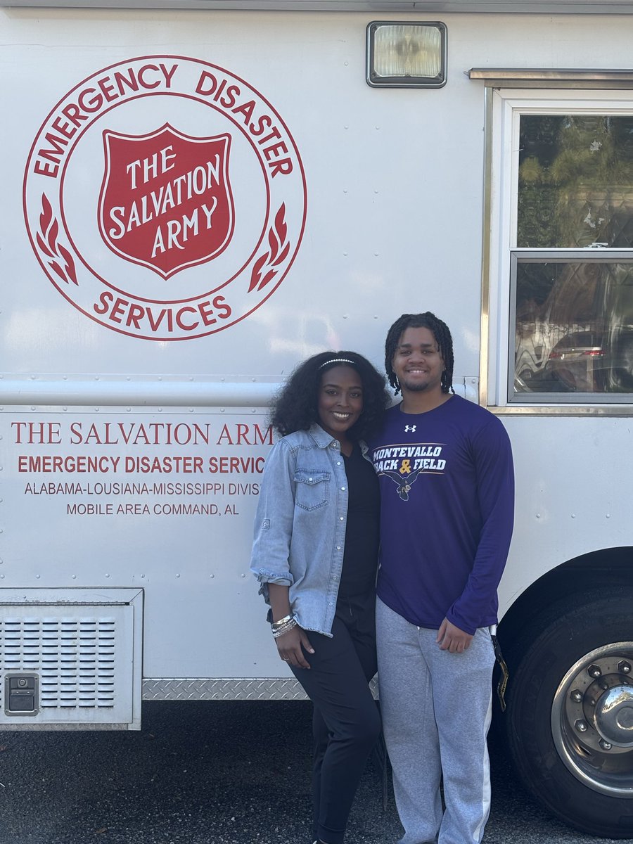 3 years later, continuing the tradition. Merry Christmas everyone 🎄🎁

<a href="/SalvationArmyUS/">Salvation Army USA</a>