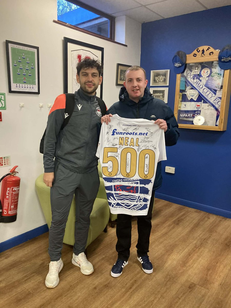MarkNealOx's tweet photo. Very emotional to be given an Oxford City Football Club signed shirt for 500 games in a row which I achieved recently. Thanks to everyone at the club. Also to all my family and friends. 🔵⚪️💙 @OxCityFC https://t.co/UZtdgQjsvY