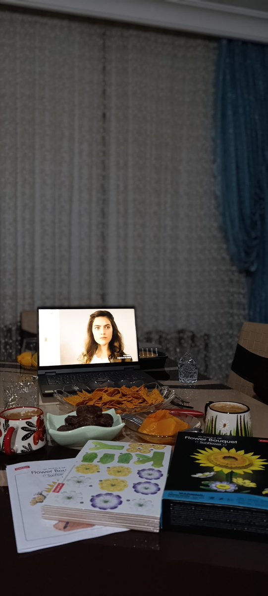 Cuma günü,can dost ve iki kahve ✨🤎