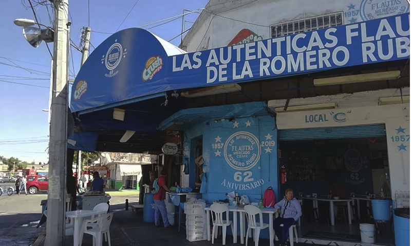 localmx_'s tweet photo. #ComeComoLocal En la Romero Rubio, ""las auténticas flautas"" no necesitan presentación. Con 62 años en la misma esquina frente al mercado, son el epicentro de sabor que todos recomiendan. ¿Ya las probaste?. https://t.co/ewPb6MZk54 https://t.co/RoKe03kPY1