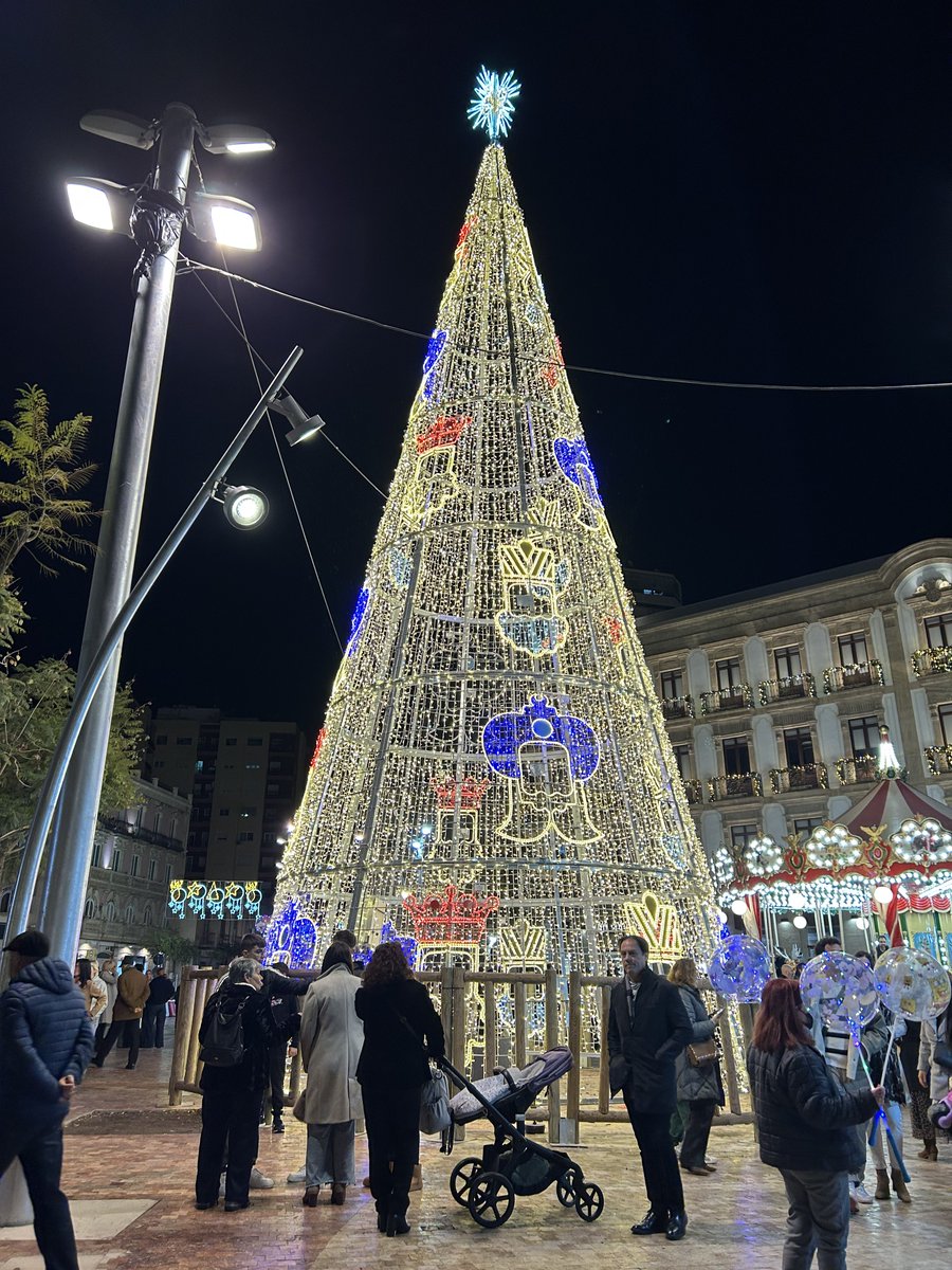 IssurSanchez's tweet image. Almería y sus luces 🎄🎄