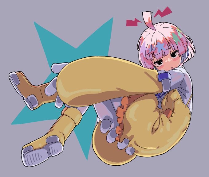 絵チャで描いたゅᒐכֿव(@yusius_)さんちのロボットちゃん。
デカ手大好きマン。 