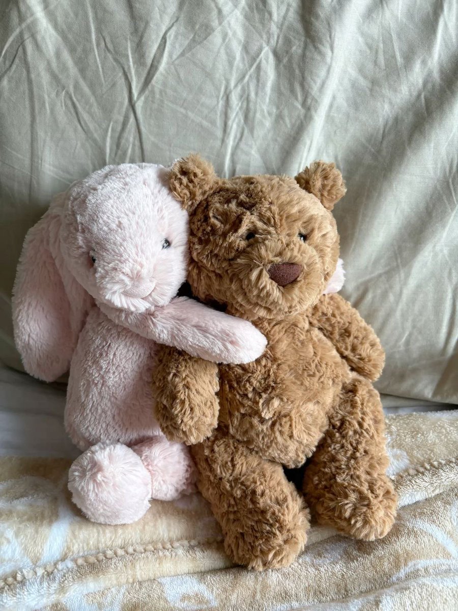 blushingdior's tweet image. 