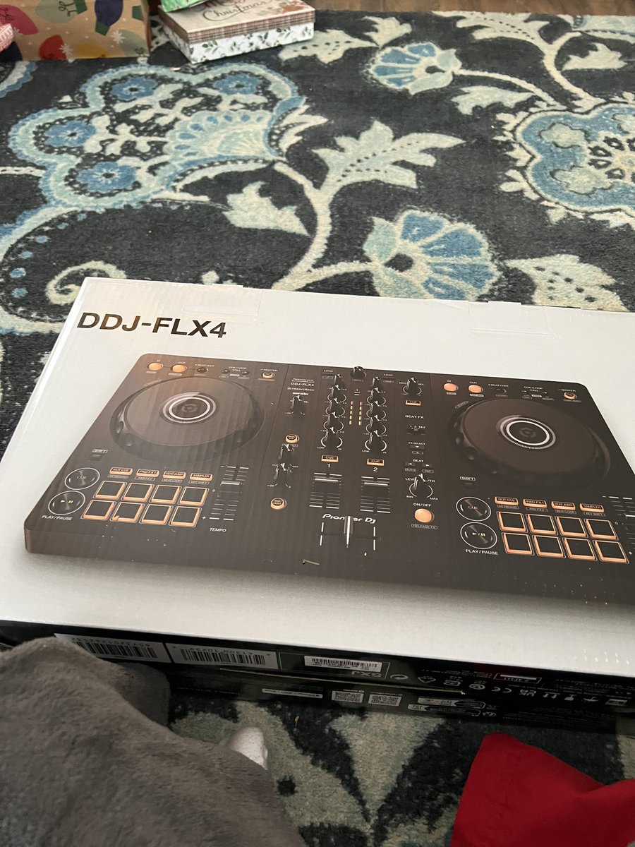 Time to upgrade on my dj game 2026 im really focusing on my skills as a dj i really want to push myself to start performing in 2027