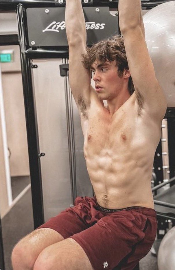 themalecelebs's tweet photo. jack champion https://t.co/nMw1F1UPdw
