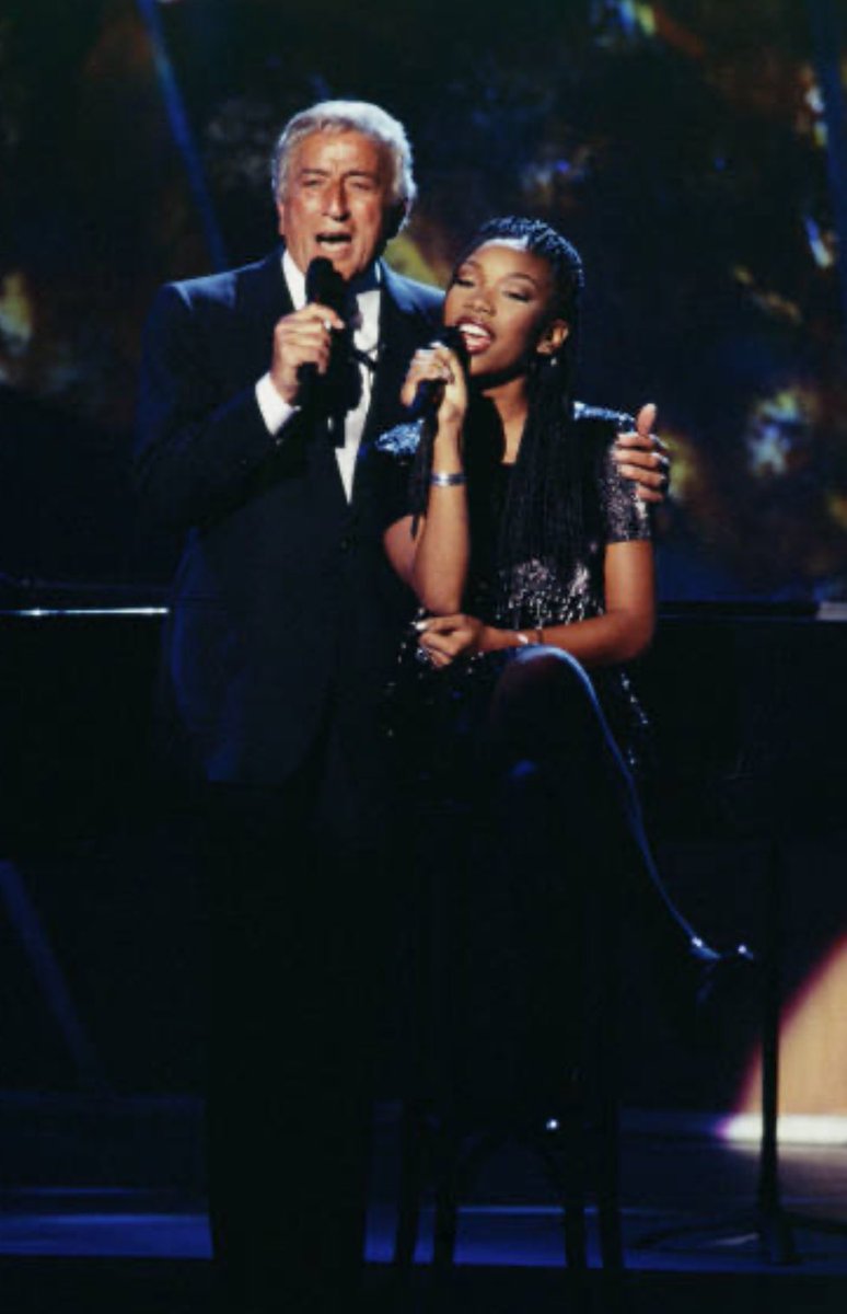 itsb4glow's tweet image. Brandy &amp;amp; Tony Bennett, 1995