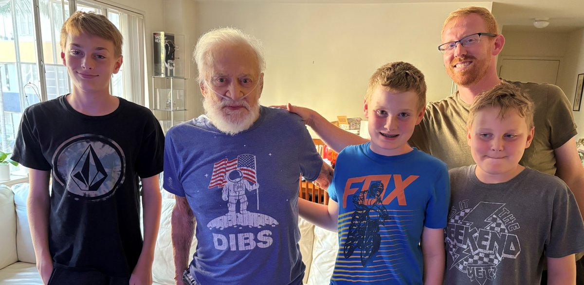 AldrinFamilyFdn's tweet image. Thanks to all who reached out to our dad Buzz this holiday season. We shared a wonderful Christmas together. We look forward to having him closer to us in a beautiful new home with panoramic views of the city and ocean. Wishing you all a Happy New Year —Jan &amp;amp; Andy Aldrin