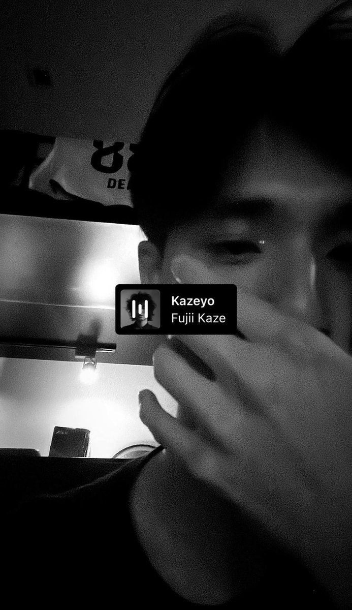 kittynaniez's tweet image. do you think about tee posting a picture with dew’s shirt in the background at 2am feb 15 (so basically valentine’s day) at least twice a week or are you normal