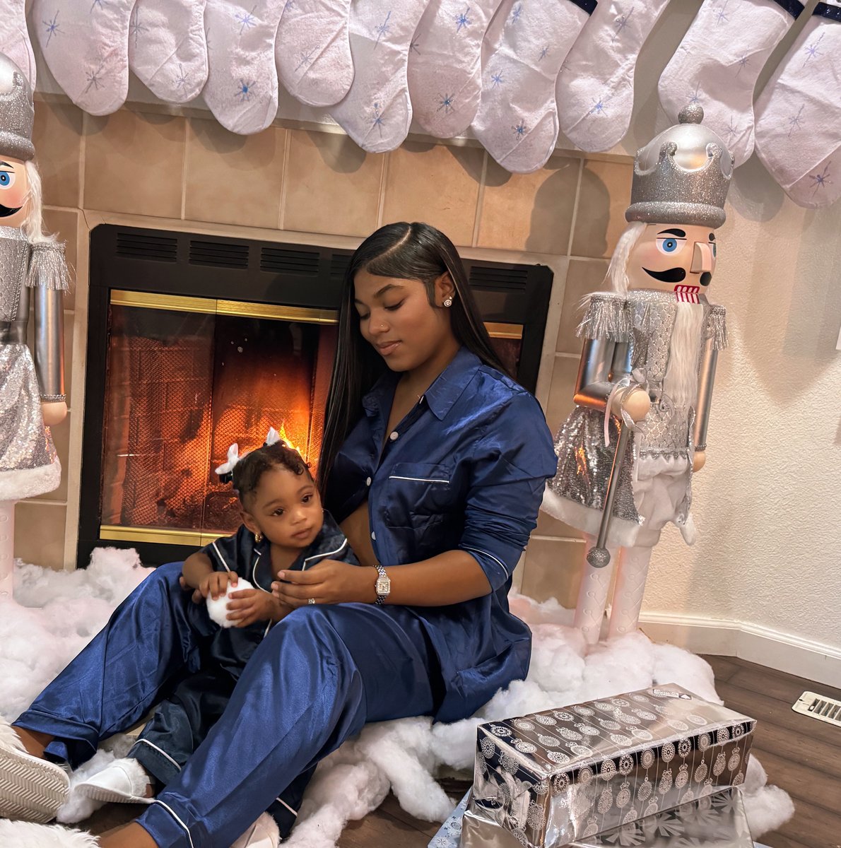 Iamnaylyn's tweet image. A Christmas kind of love🤍🎄