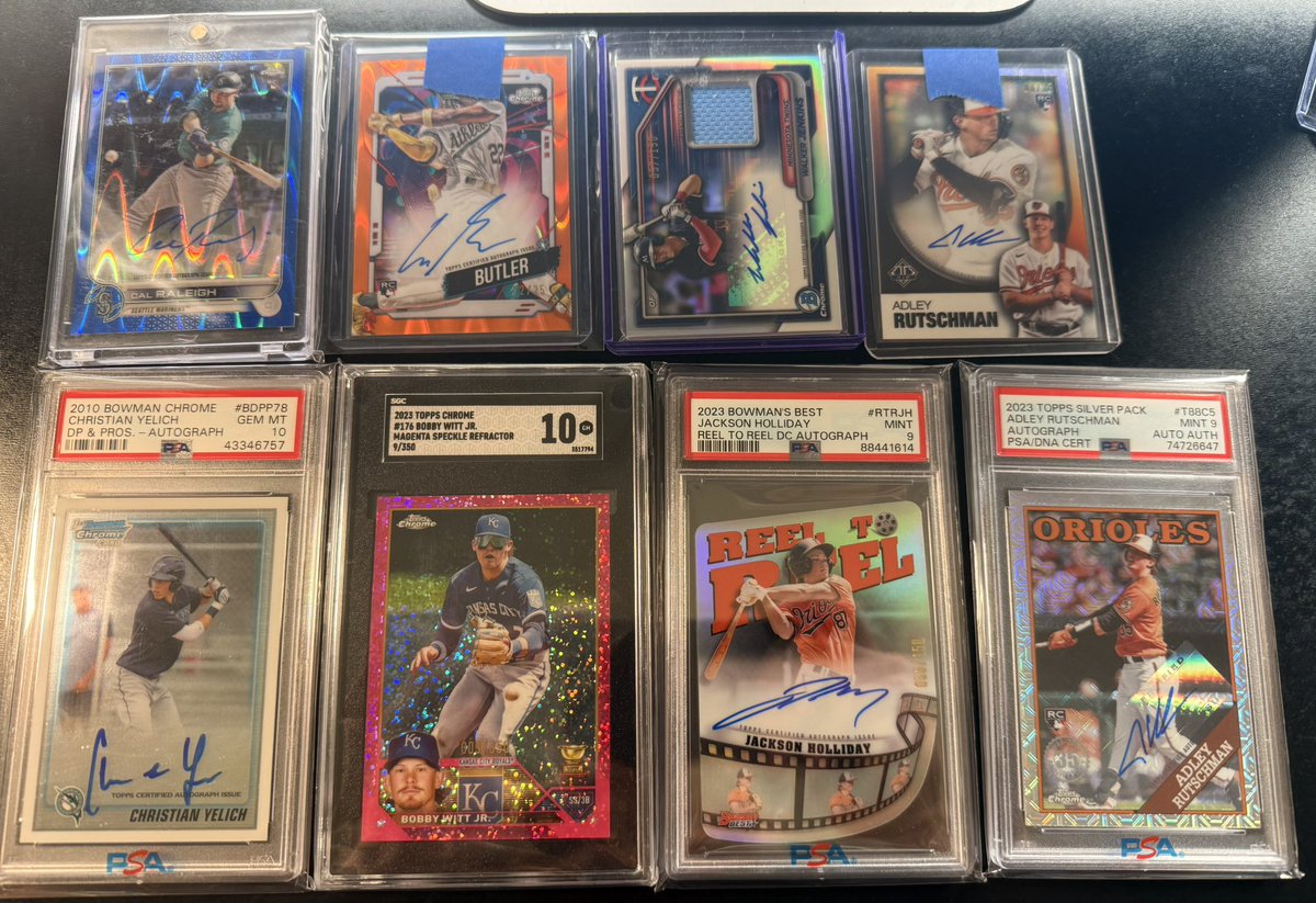 Lynchcardsales's tweet image. 1/3 BIG ANNOUNCEMENT ❗️❗️❗️
Tonight will be the first night of my 3 sale marathon. 
The plan is to have a sale tonight, Saturday , and Sunday, with Sunday having the biggest cards like the slabs. The pics are a very small preview 
RT for a chance to win the packs