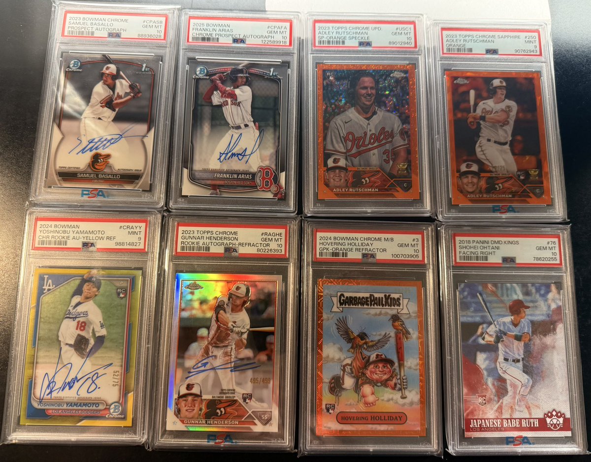 Lynchcardsales's tweet image. 1/3 BIG ANNOUNCEMENT ❗️❗️❗️
Tonight will be the first night of my 3 sale marathon. 
The plan is to have a sale tonight, Saturday , and Sunday, with Sunday having the biggest cards like the slabs. The pics are a very small preview 
RT for a chance to win the packs