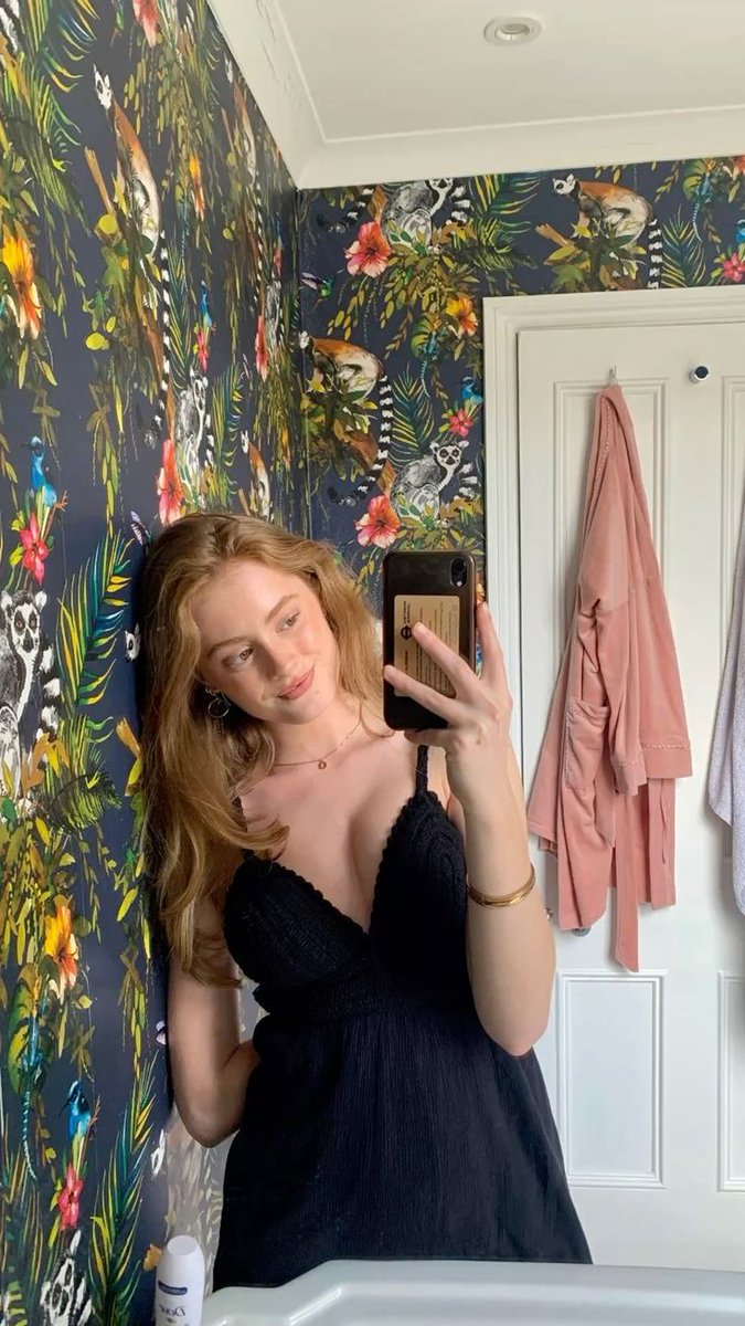 Nonimchu's tweet image. ✦ crisvia AU ✦
enemies to lovers | slow burn

Olivia no improvisa.
Cristina no sigue las normas.

No empiezan con buen pie
y nadie se esfuerza demasiado en arreglarlo.

Este hilo se actualiza poco a poco 🖤
RTs y respuestas son bienvenidas.

#crisviaAU
#crisvia
#OT2025AU