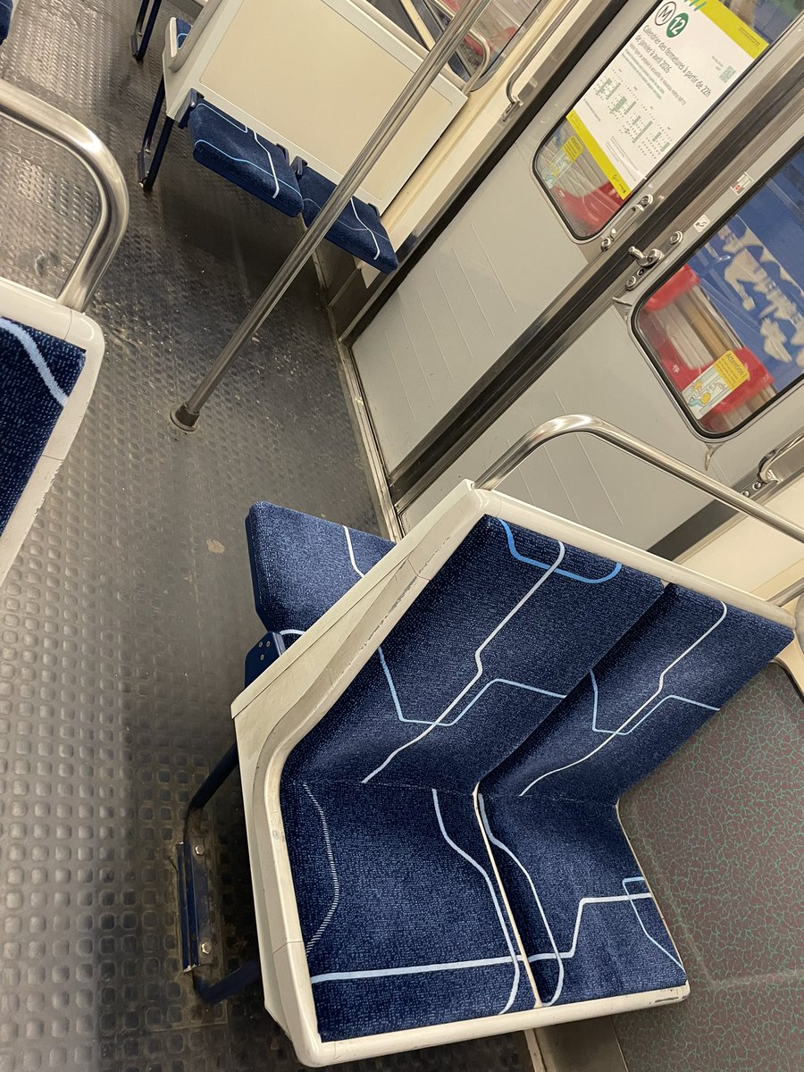 Polala le nouvel intérieur de la ligne 12 mais comment tu prends soin de nous <a href="/RATPgroup/">RATP Group</a> 🥰🥰🥰🤩🤩🤩