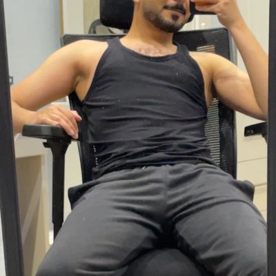 نحيف رجوليُ لدب🤵🏻‍♂️🐻🎧. tweet media