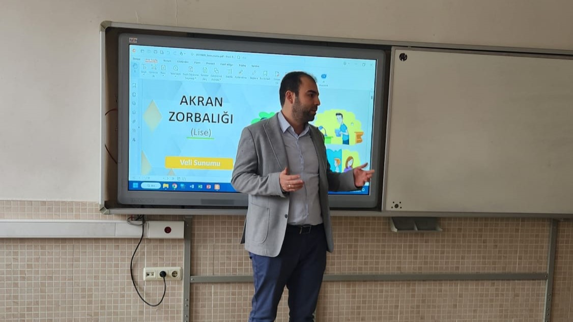 Millî Eğitim Bakanlığı tarafından yürütülen “Arkadaşım – Okullarda Dostluk ve Güven Kültürünü Güçlendirme Projesi” kapsamında, okulumuz 9/A sınıfı velilerine yönelik bilgilendirici ve farkındalık oluşturucu bir etkinlik gerçekleştirildi.
<a href="/konyamem/">Konya İl MEM</a> 
<a href="/MeslekiEgitim42/">Mesleki ve Teknik Eğitim - KONYA</a>