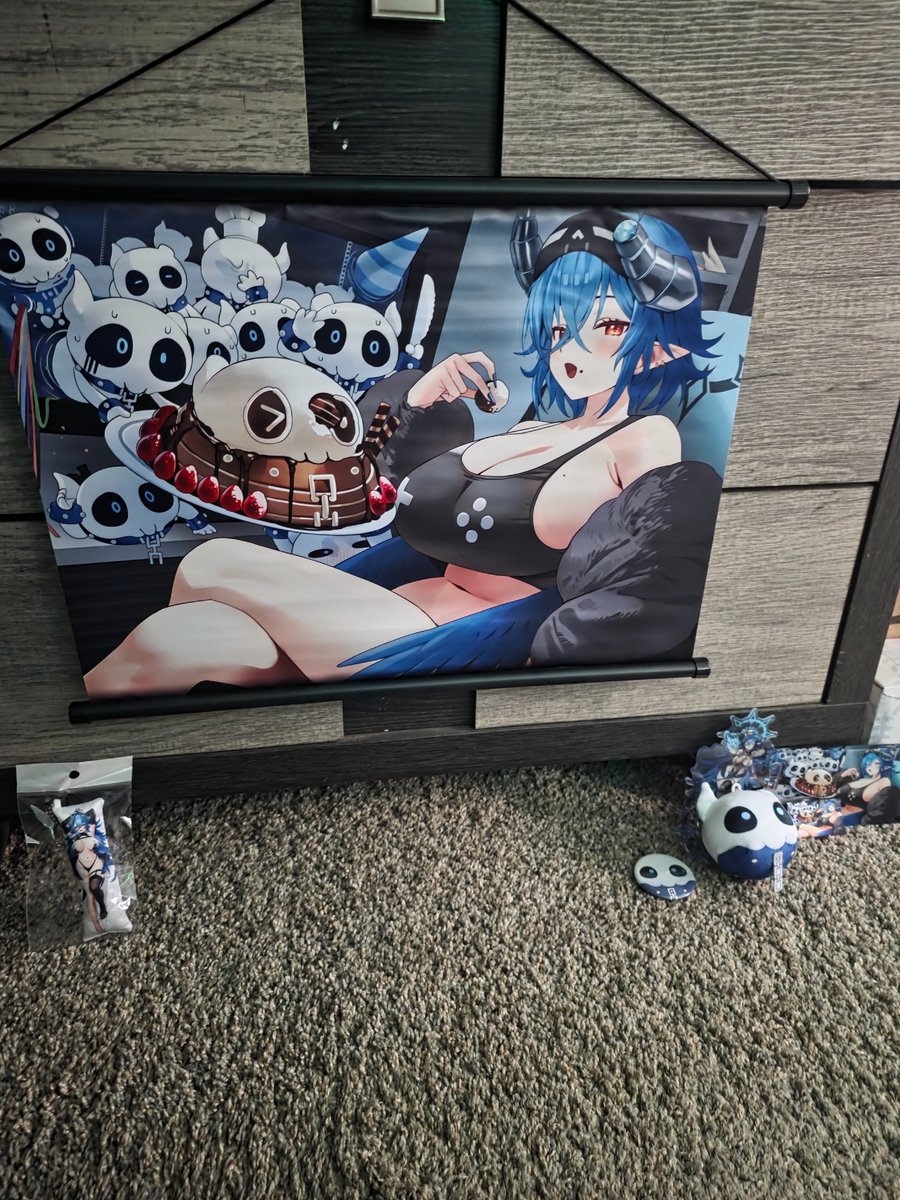 PointXn's tweet image. My emma march is finally arrived! Now for the plushie :3
#Emmaexp