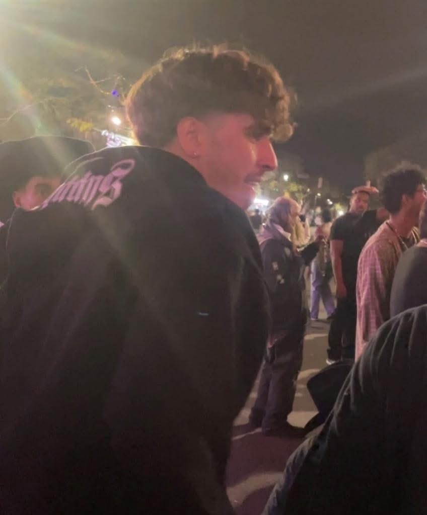 KBTXRusty's tweet image. 📣 UPDATED: Austin police are STILL asking the public for help identifying these suspects nearly a month after the incident.

Austin Police Department detectives need your help identifying suspects in an assault that happened early on Nov. 29 in the 6th Street Entertainment…