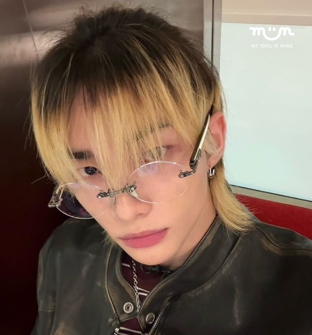 hearthyunin_'s tweet image. anime                                         real life