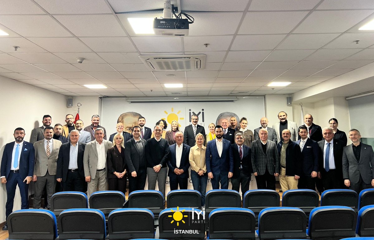 İlk Divan Kurulu Toplantımız, İl Başkanımız Sn. <a href="/Yucel_Coskun/">Yücel Coşkun</a> başkanlığında gerçekleştirildi. İstanbul için ortak hedefler doğrultusunda bir araya gelen başkanlarımızla, birlik ve beraberlik içerisinde hareket etme kararlılığımız bir kez daha vurgulandı. İYİ Partimizin değerleri